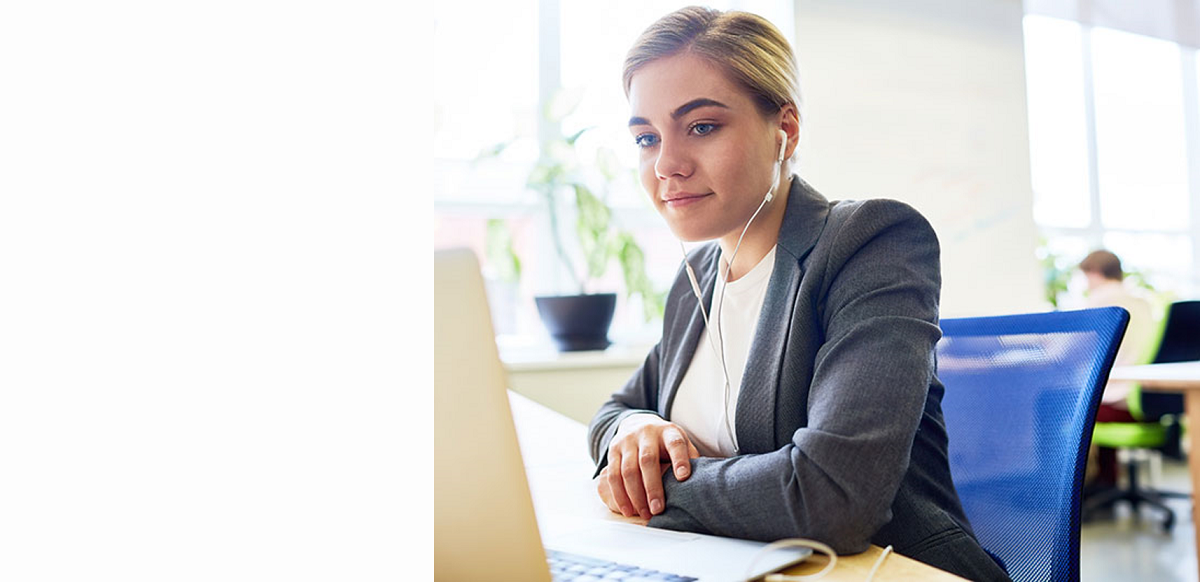 women-listening-to-podcast